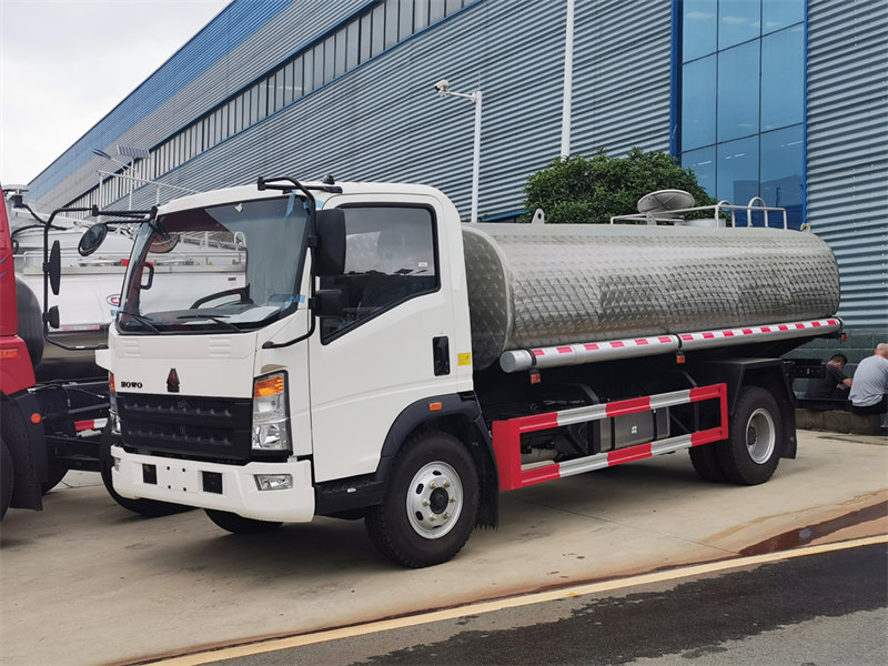 HOWO 10 ton stainless steel potable water truck
