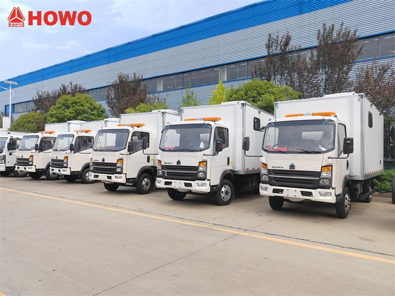 ลูกค้าชาวแอลจีเรียซื้อรถบรรทุกบริการเคลื่อนที่ HOWO 4x4 จำนวน 8 คัน