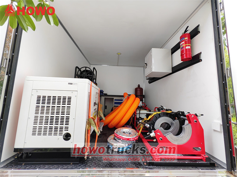 HOWO 4x4 drive mobile service truck