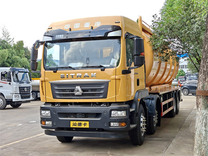 SINOTRUK 8x4 20m3 sewer suction truck 