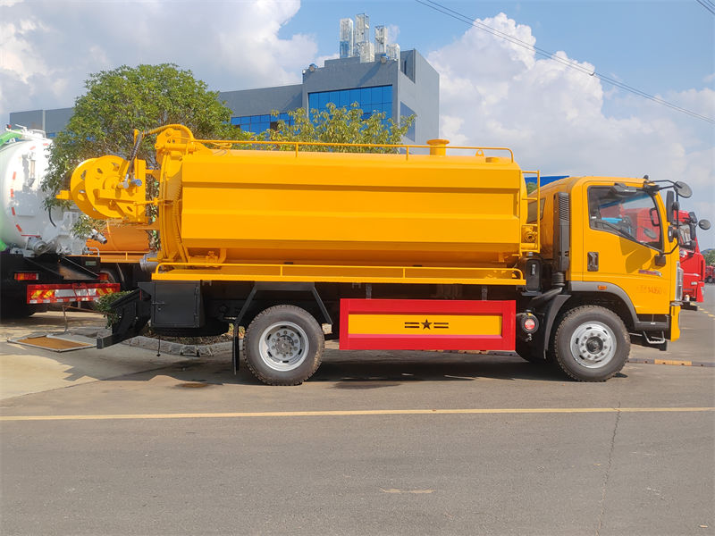 HOWO 10CBM sewer cleaner truck
