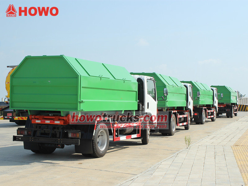 SINOTRUK HOWO hook loader trucks for export