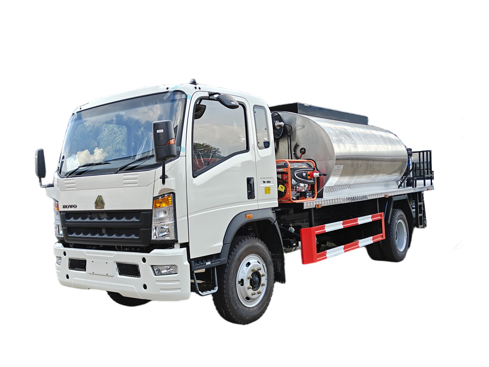  Howo Truck-Mounted Bitumen Distributor 