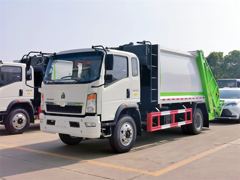 Howo garbage compactor truck