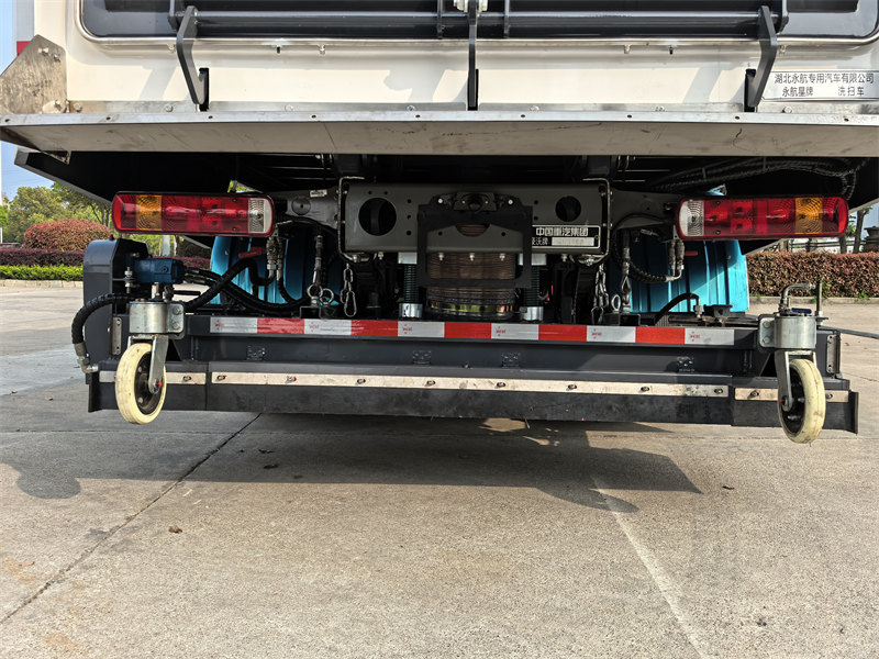 Howo vacuum sweeper truck