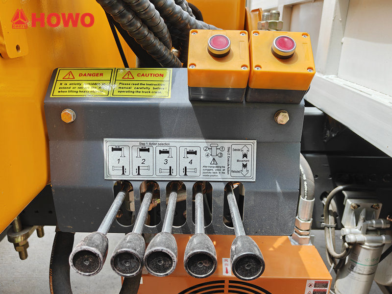 Howo 6x4 service boom truck