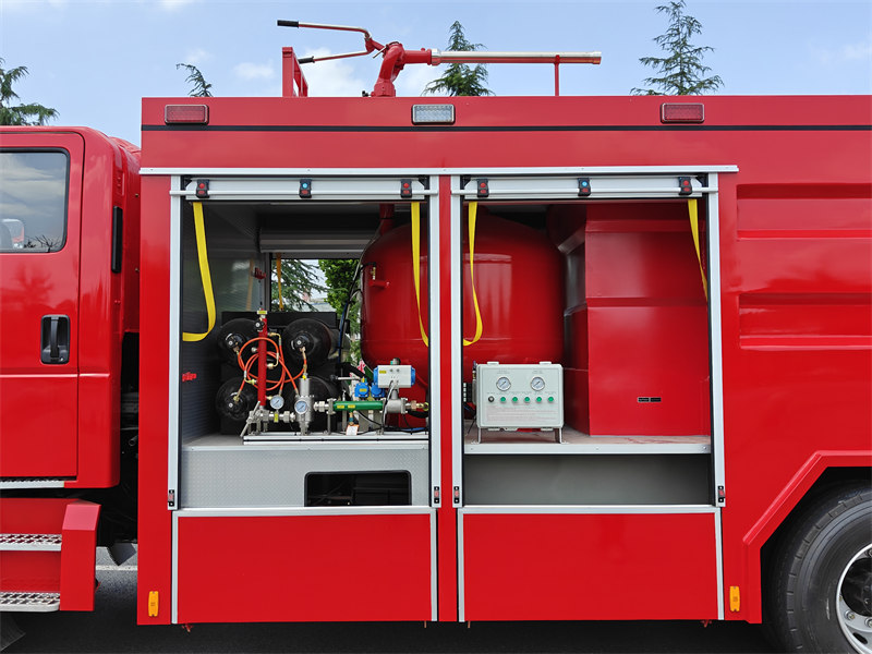HOWO fire dry powder truck