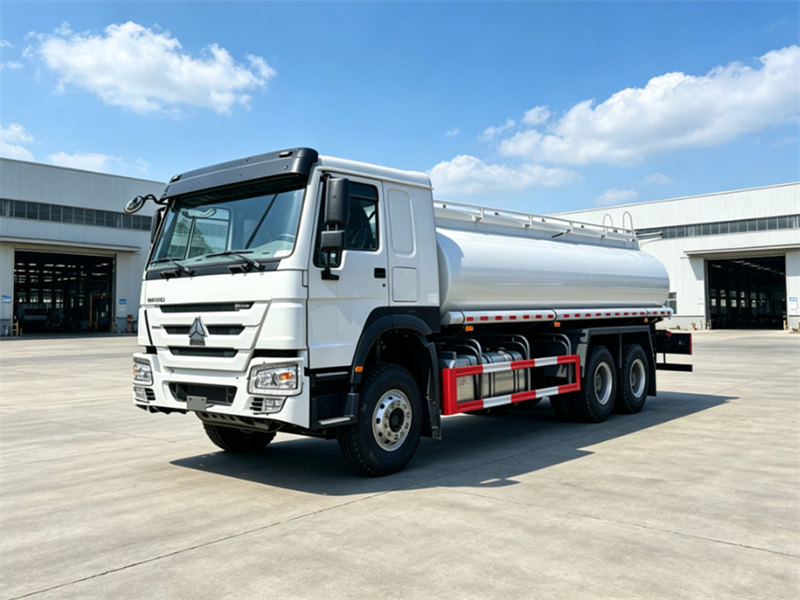 HOWO heavy 15000L fuel tank truck HOWO heavy 15000L fuel tank truck