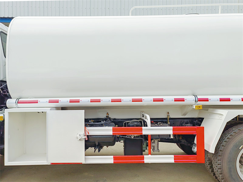 HOWO M7 15000L water tank truck HOWO M7 15000L water tank truck